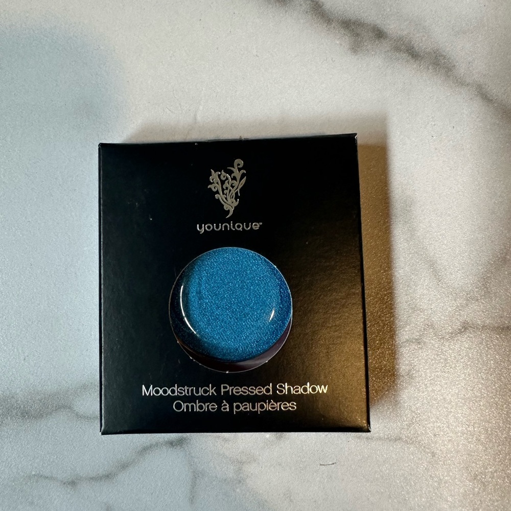 Younique Moodstruck pressed eye shadow in Thankful